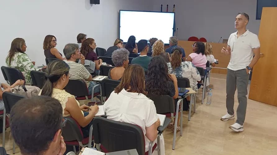 Periodismo con criterio en la era de la IA: del rigor a la práctica