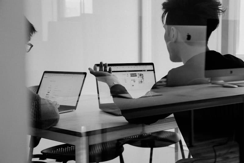 Crear y liderar startups o empresas dedicadas al desarrollo de soluciones innovadoras en el campo de la salud basadas en IA.